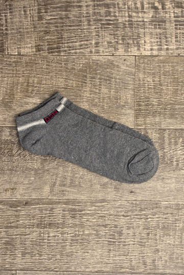  - Γκρι Μελανζ