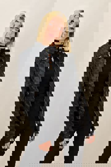 Γυναικείο μπουφάν δερματίνη με μάο γιακά, πλαϊνές τσέπες με φερμουάρ σε μαύρο